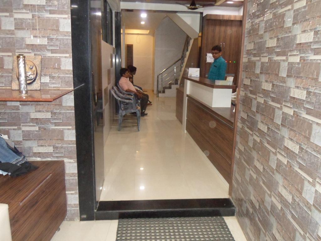 Hotel Madhusudan Dwārka Exterior foto