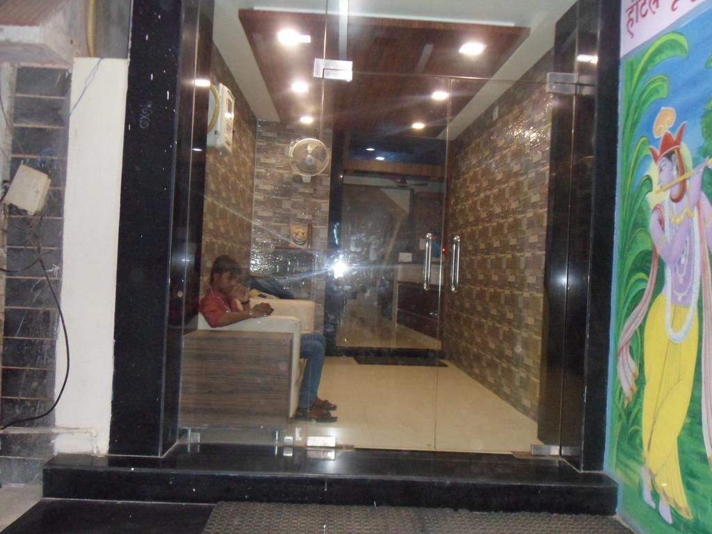 Hotel Madhusudan Dwārka Exterior foto